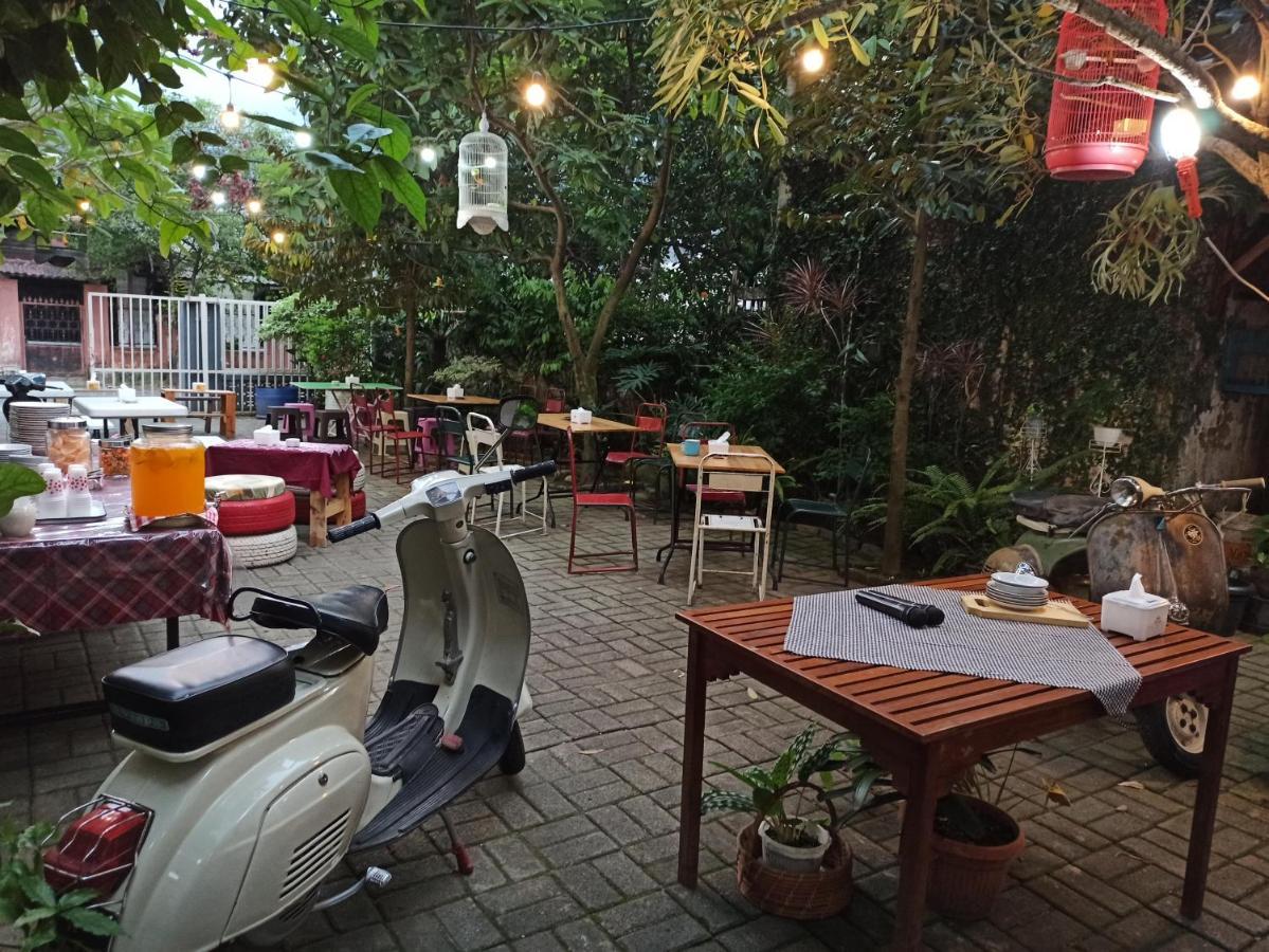 Roemah 28 Syariah Hotel Медан Екстериор снимка