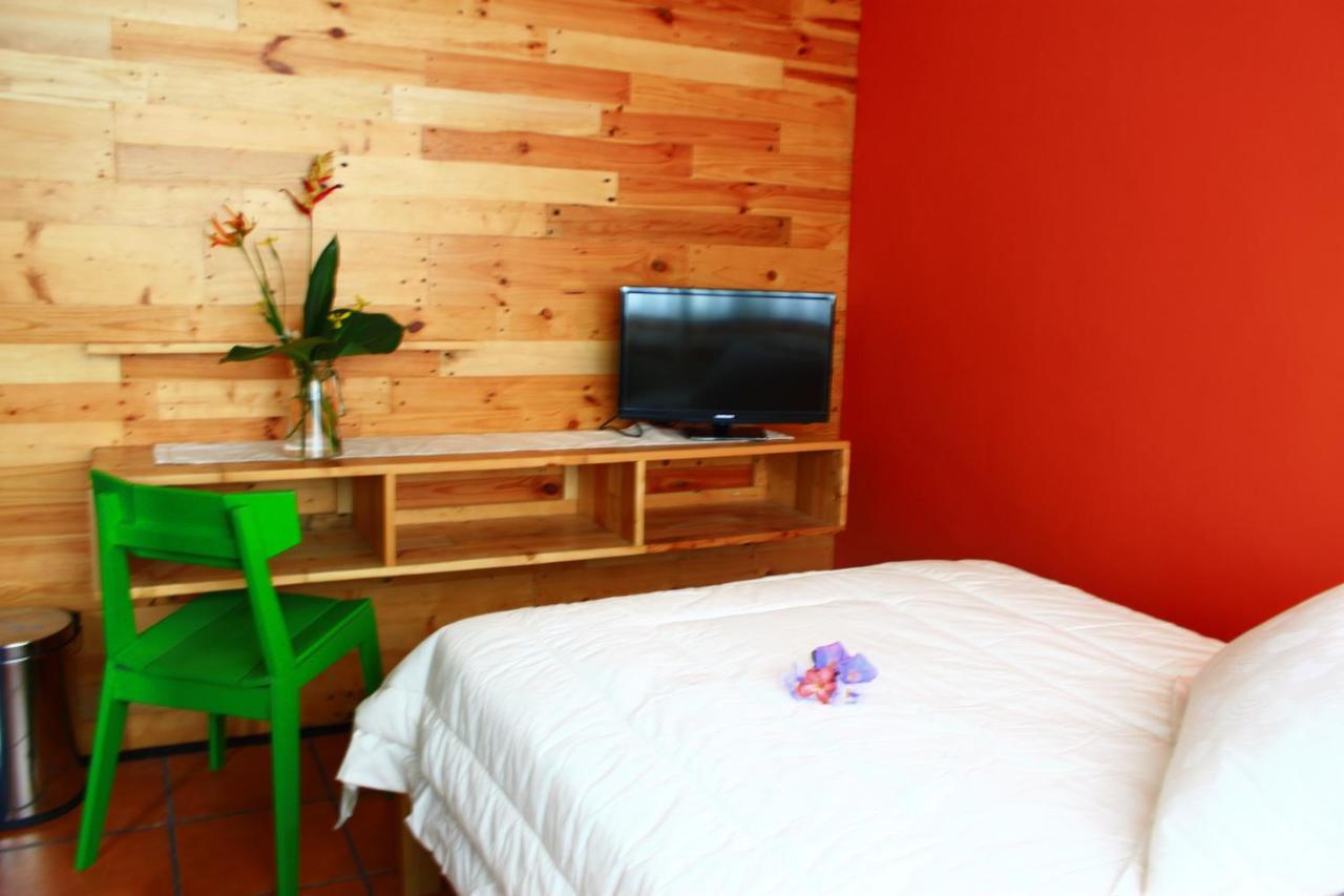 Roemah 28 Syariah Hotel Медан Екстериор снимка