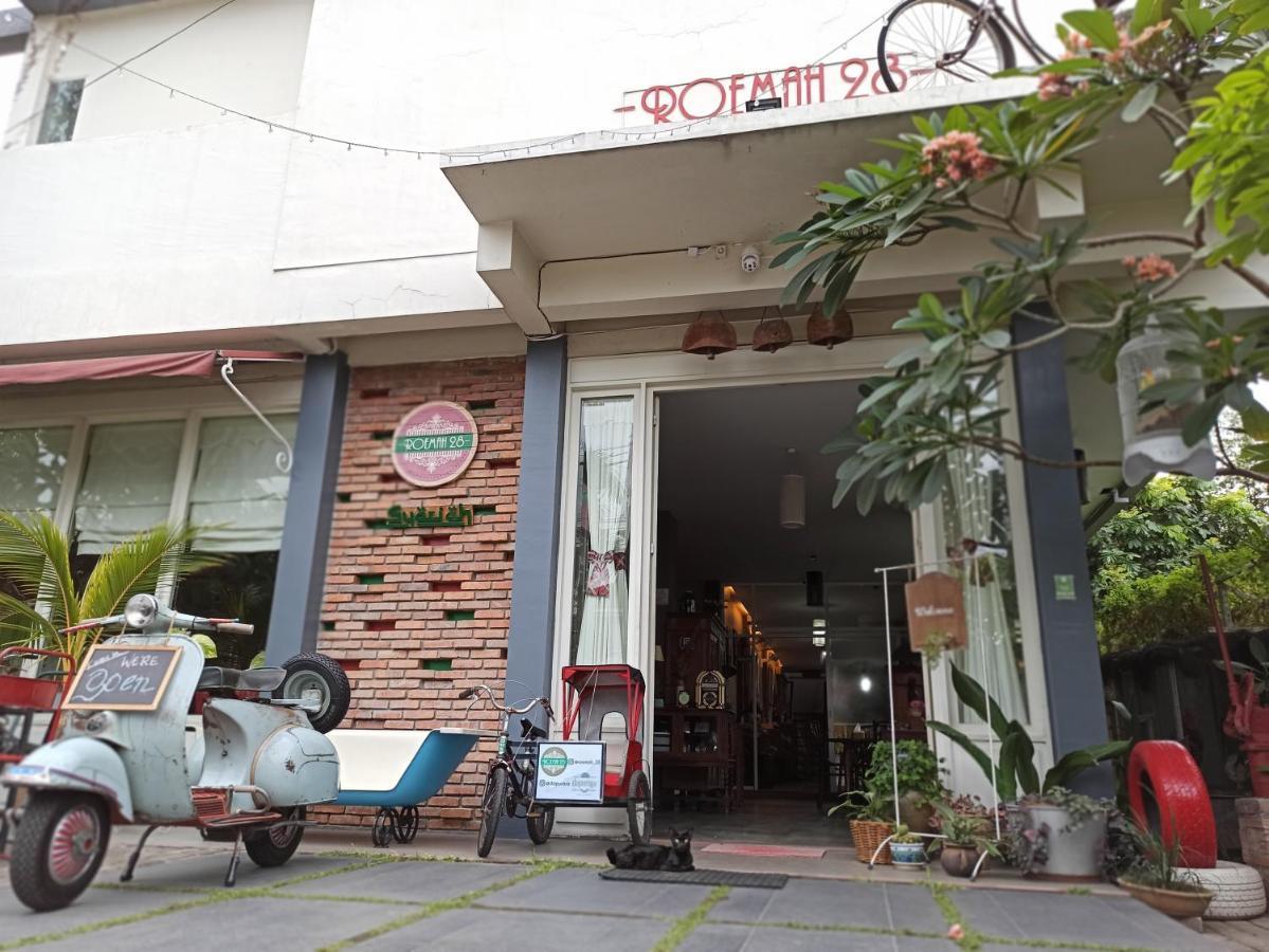 Roemah 28 Syariah Hotel Медан Екстериор снимка