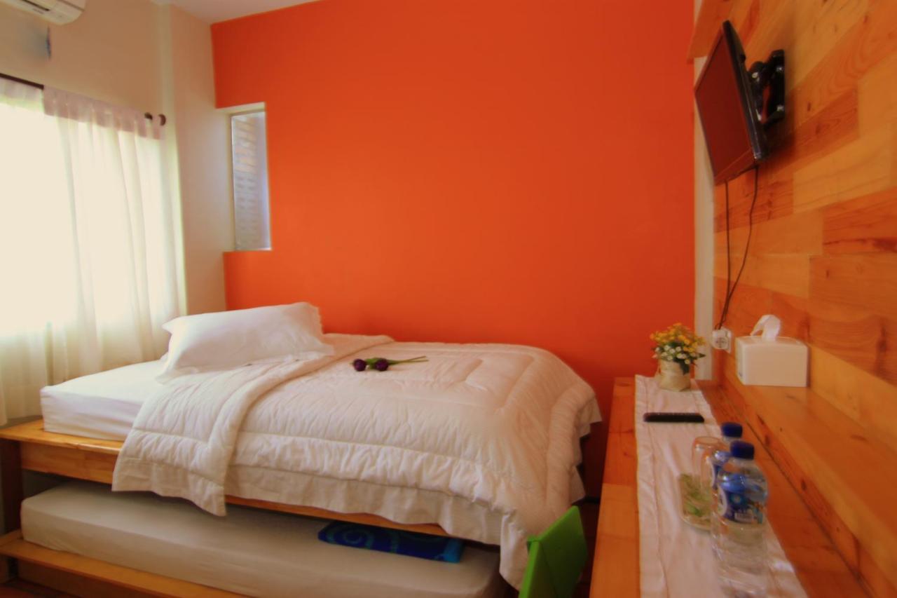 Roemah 28 Syariah Hotel Медан Екстериор снимка