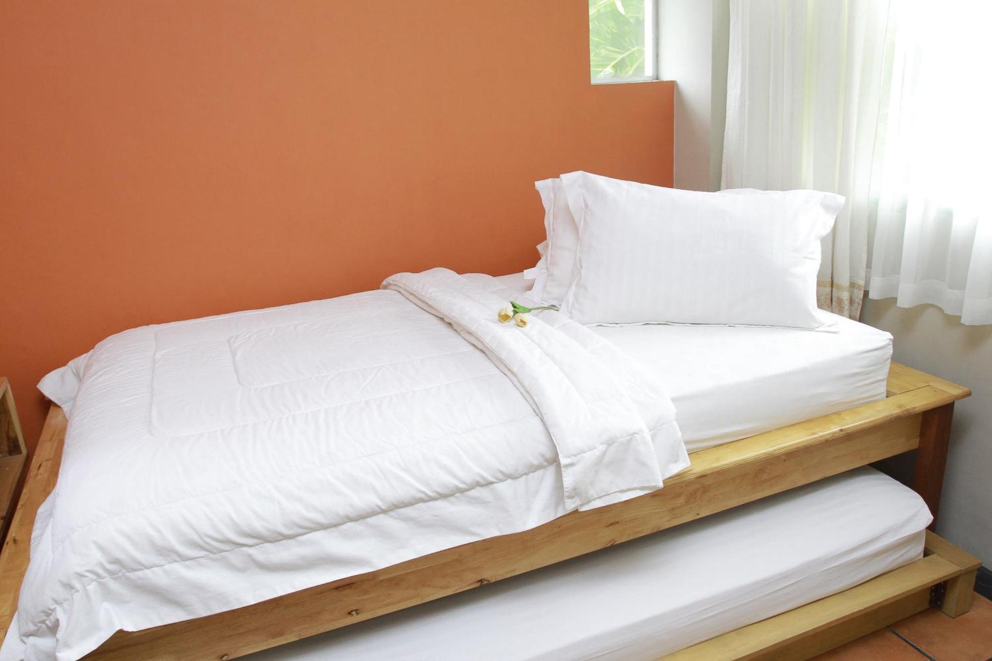 Roemah 28 Syariah Hotel Медан Екстериор снимка